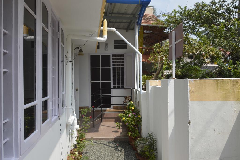 Aldos Ark Home Stay Kochi Luaran gambar